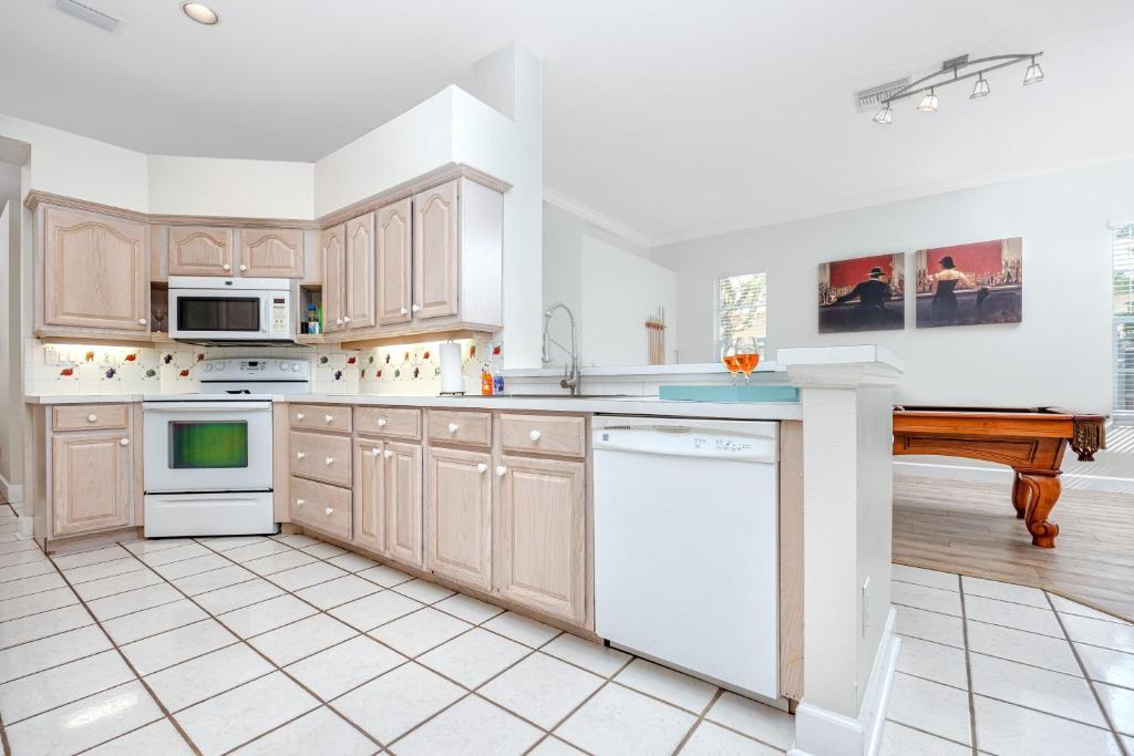 Palm Harbor Paradise - Lovely Home With Pool & Hot Tub Екстер'єр фото