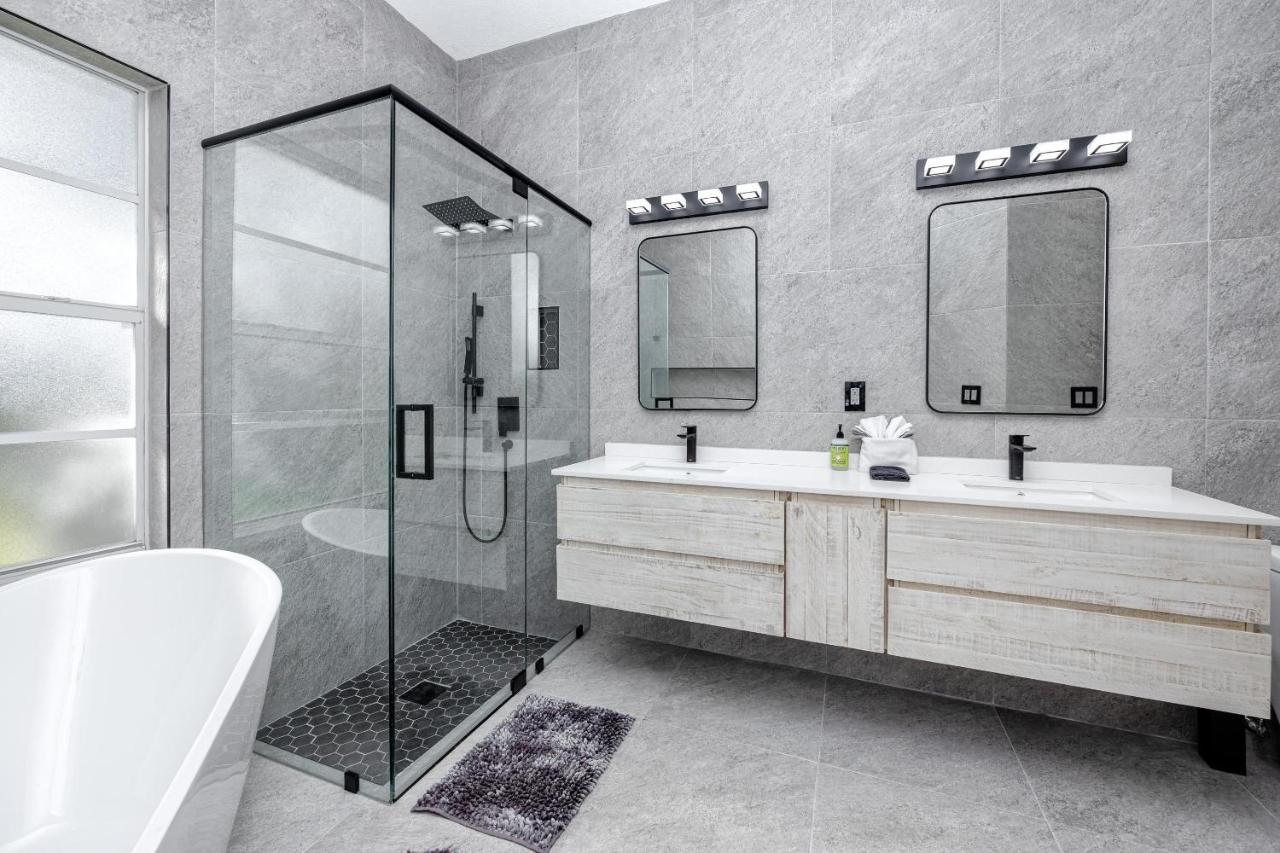 Palm Harbor Paradise - Lovely Home With Pool & Hot Tub Екстер'єр фото